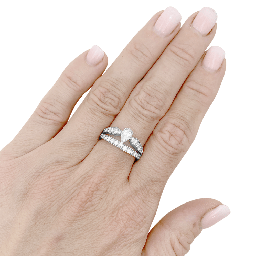 Bague CHAUMET, «Joséphine Diadème », or blanc, diamants.  5