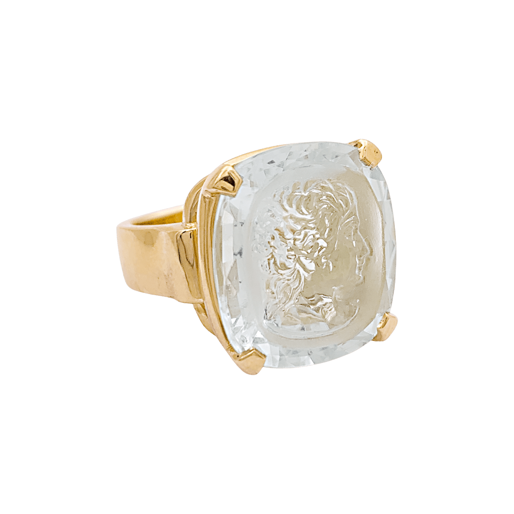 Bague or jaune, intaille sur aigue-marine.  2