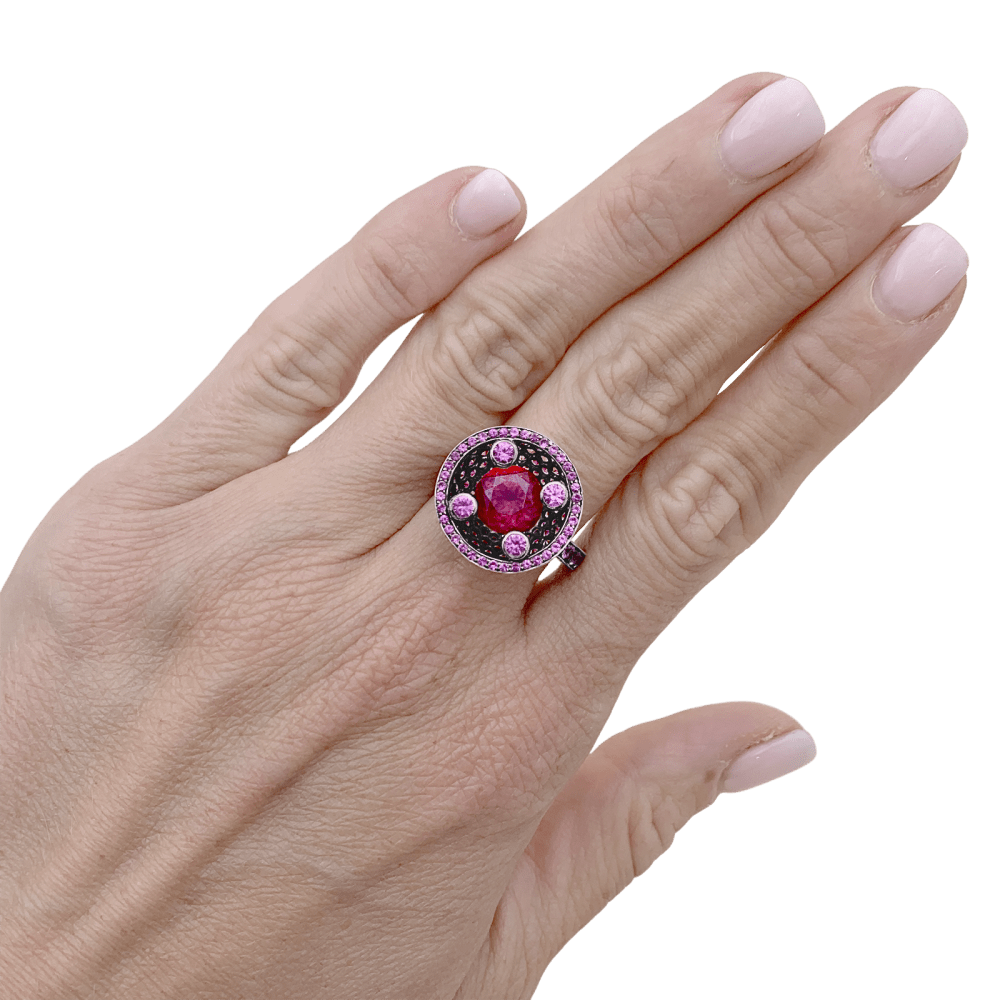 Bague Boucheron, "Liz" or noirci, tourmalines et saphirs roses.  6