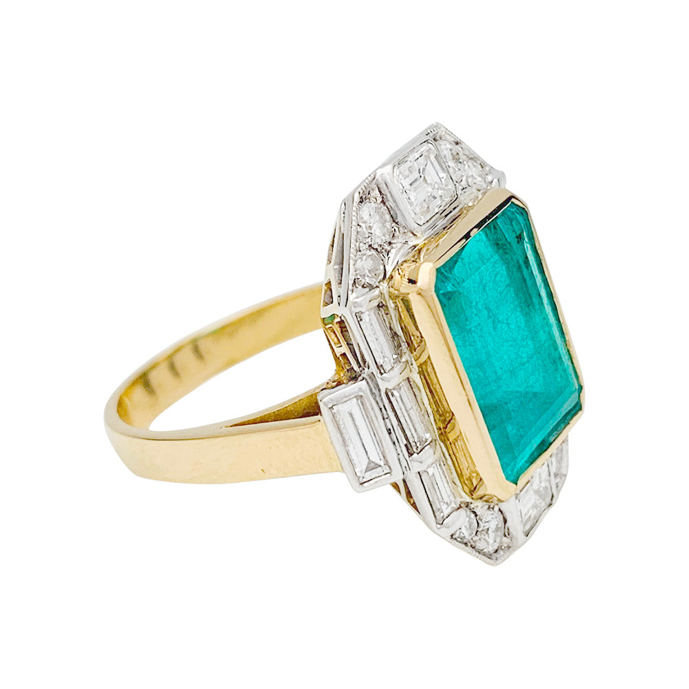 Bague deux ors émeraude et diamants. 5