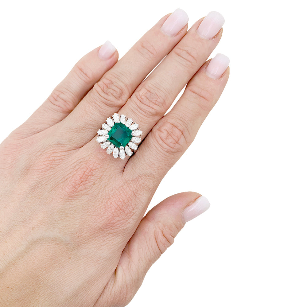 Bague or blanc, diamants, émeraude. 3
