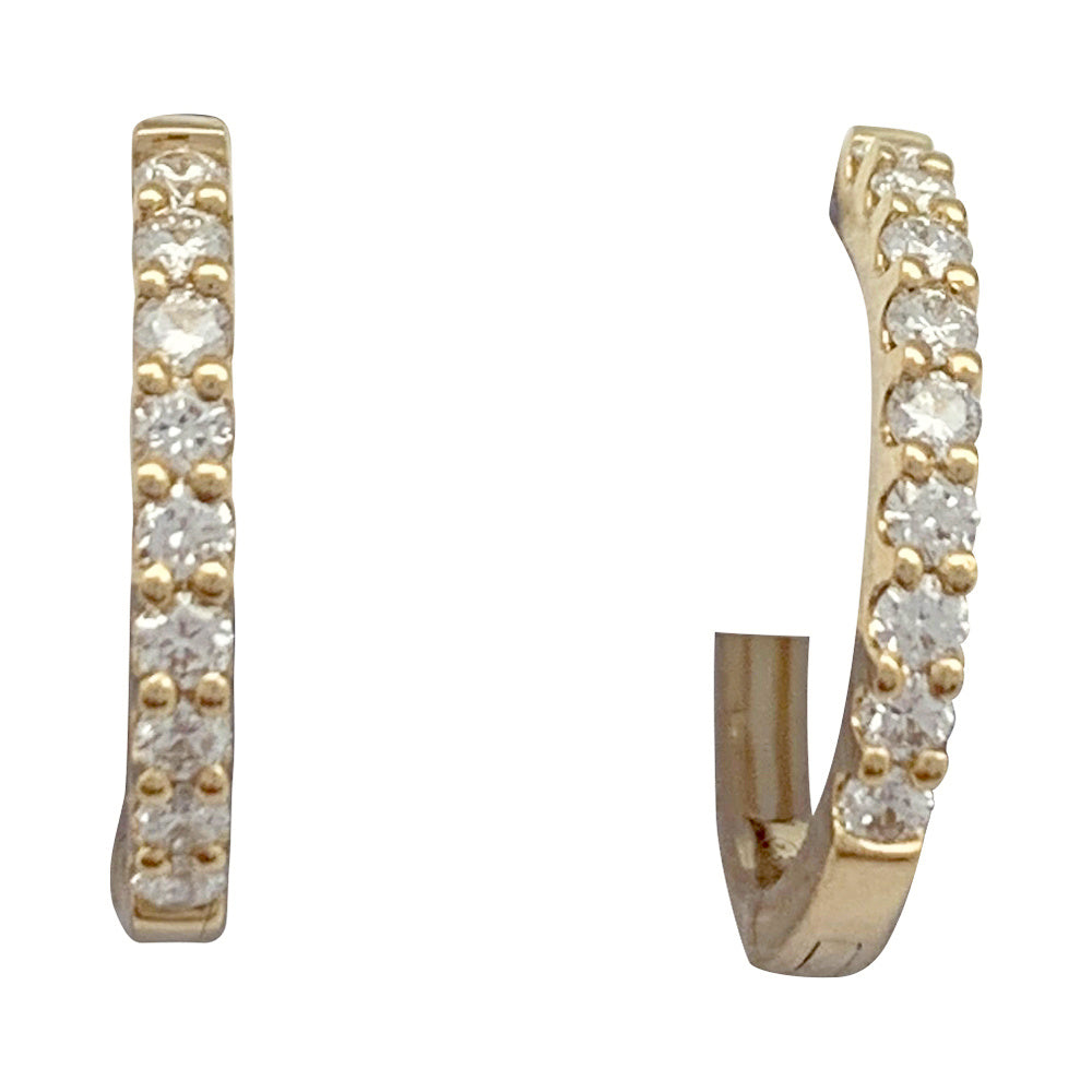 Paire de petites créoles en or jaune, diamants. 1