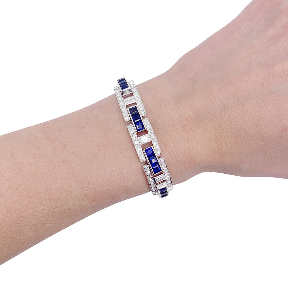 Bracelet platine, saphirs calibrés, diamants. 6