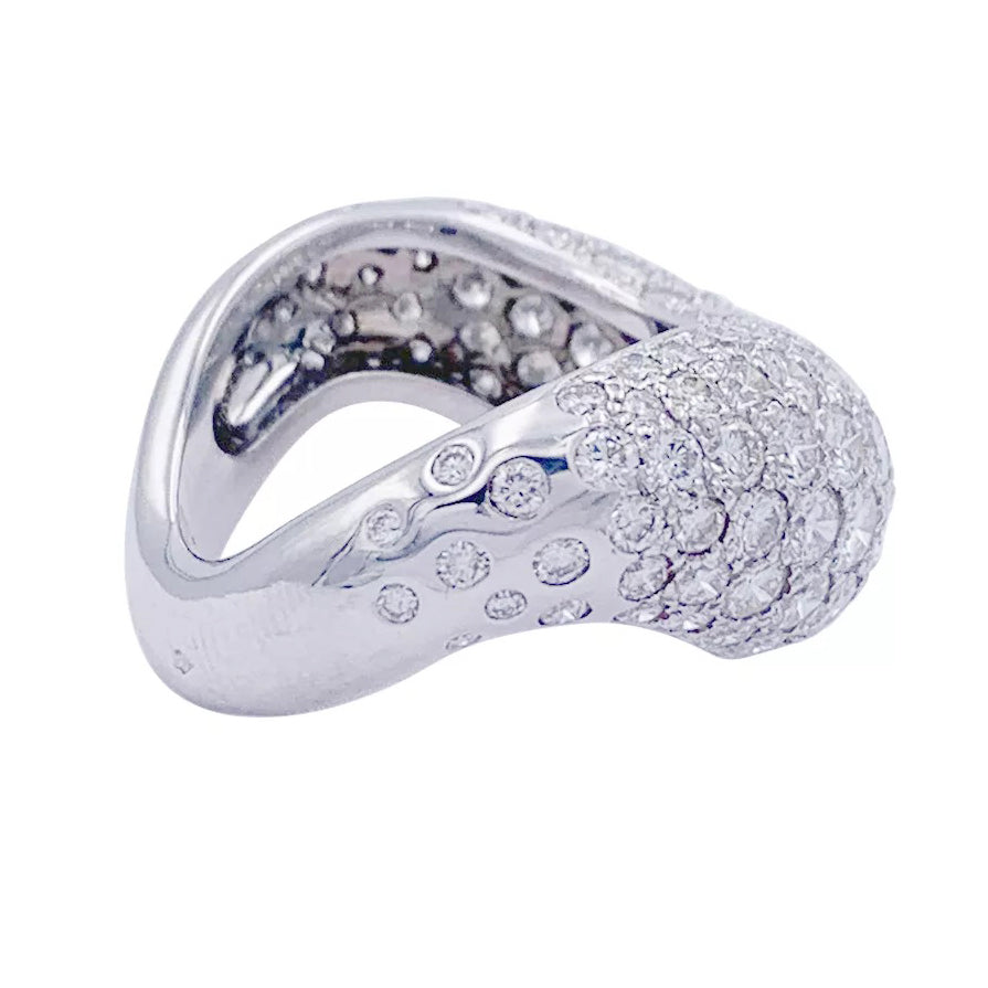 Bague Fred, "Mouvementée", or blanc, diamants. 4