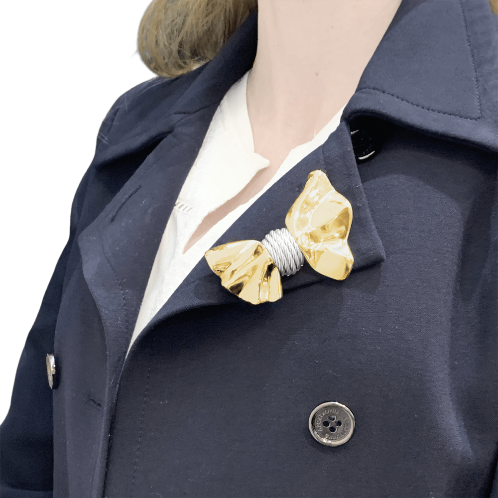 Broche Fred, "Nœud", or jaune et acier.  6