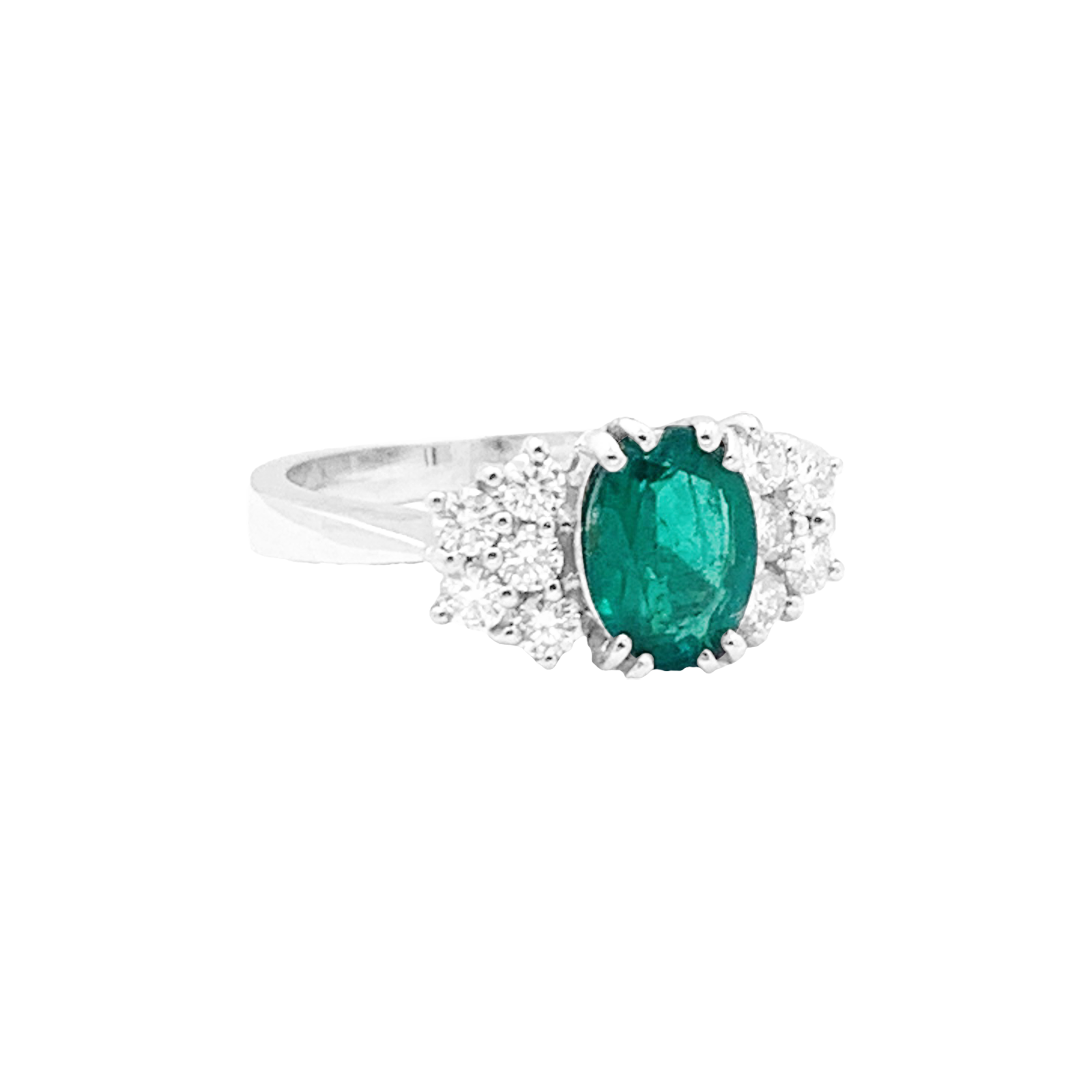 Bague en or blanc sertie d'une émeraude et de diamants. 3