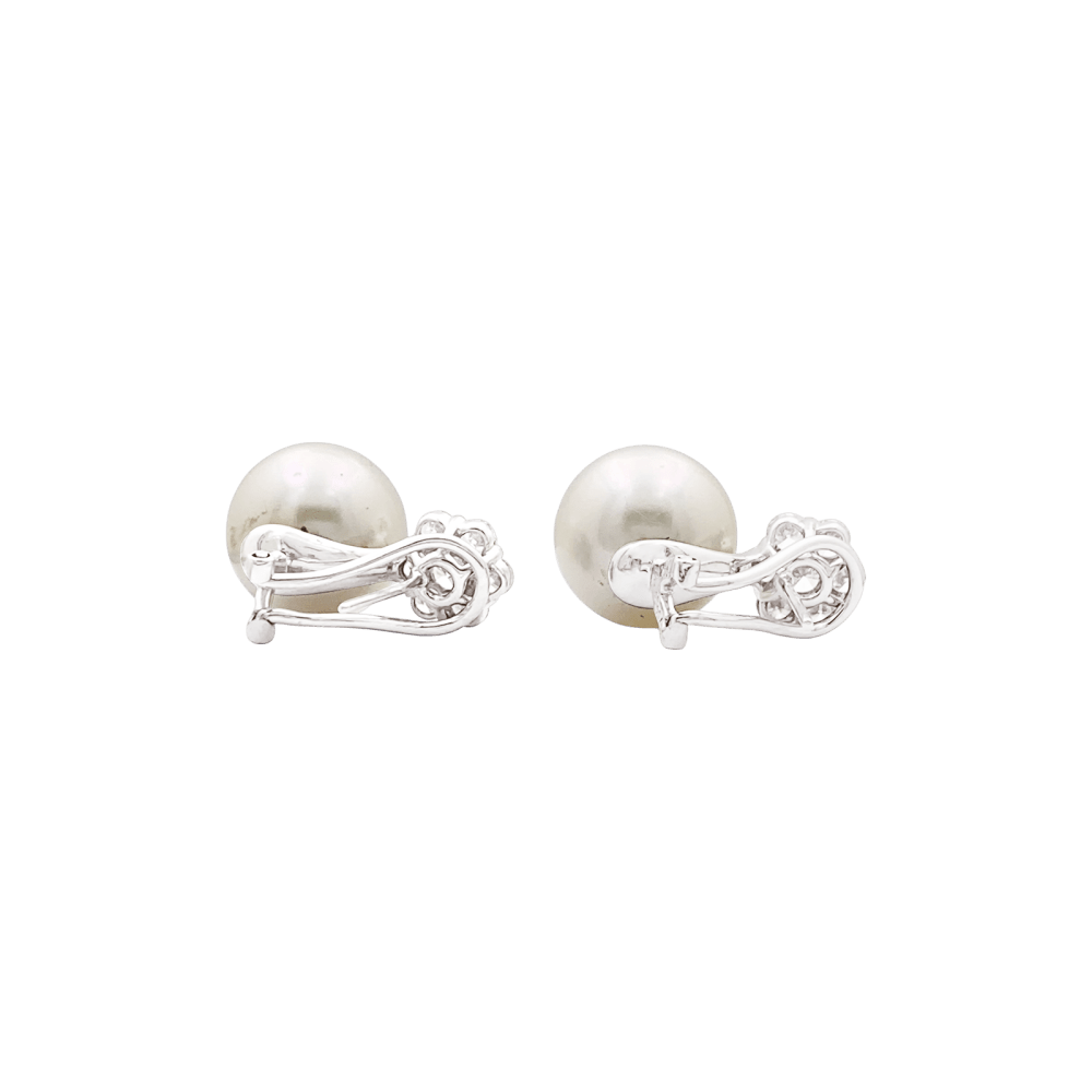 Boucles d'oreilles perles et diamants. 2
