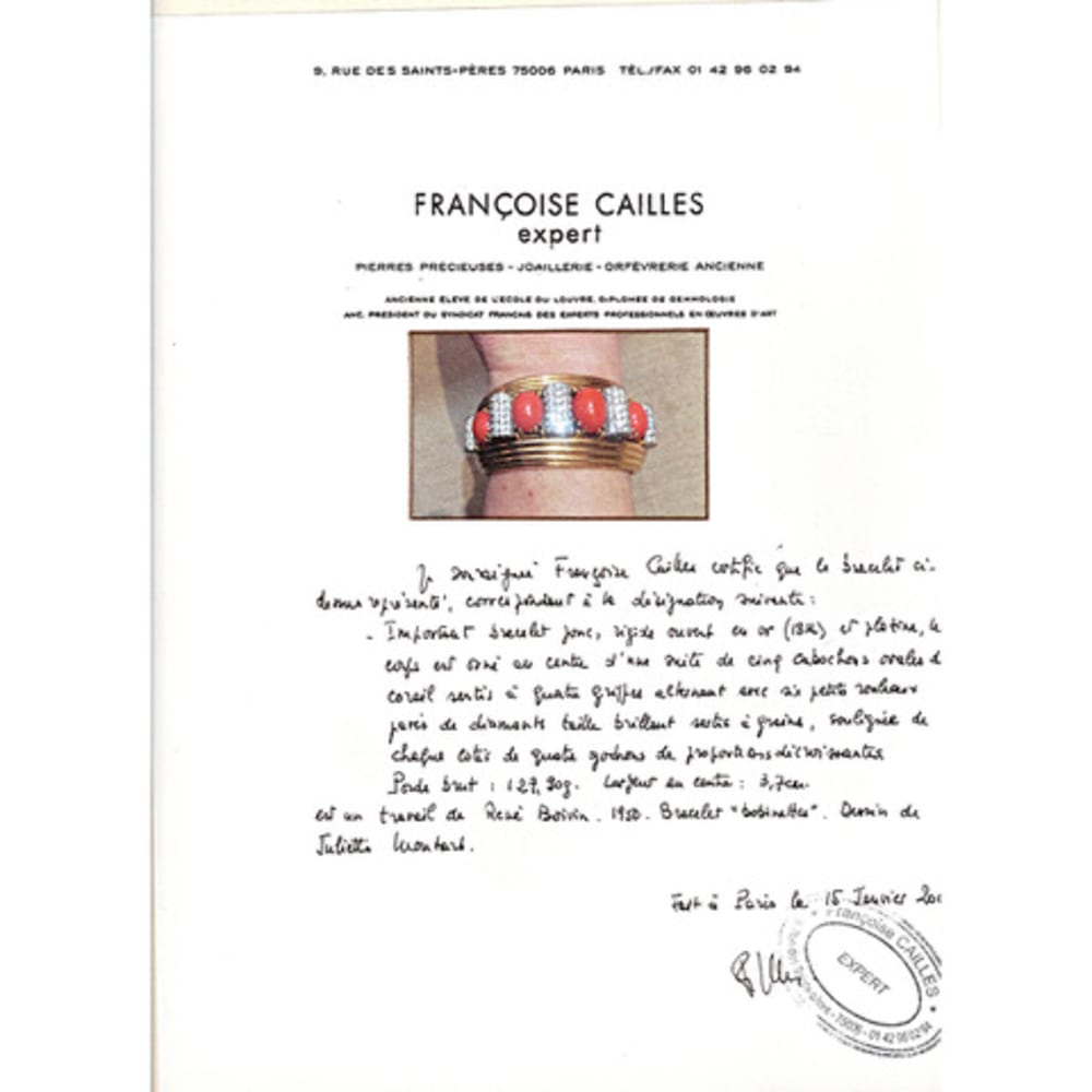 Important jonc attribué à René Boivin, platine, or jaune, corail et diamants. 9