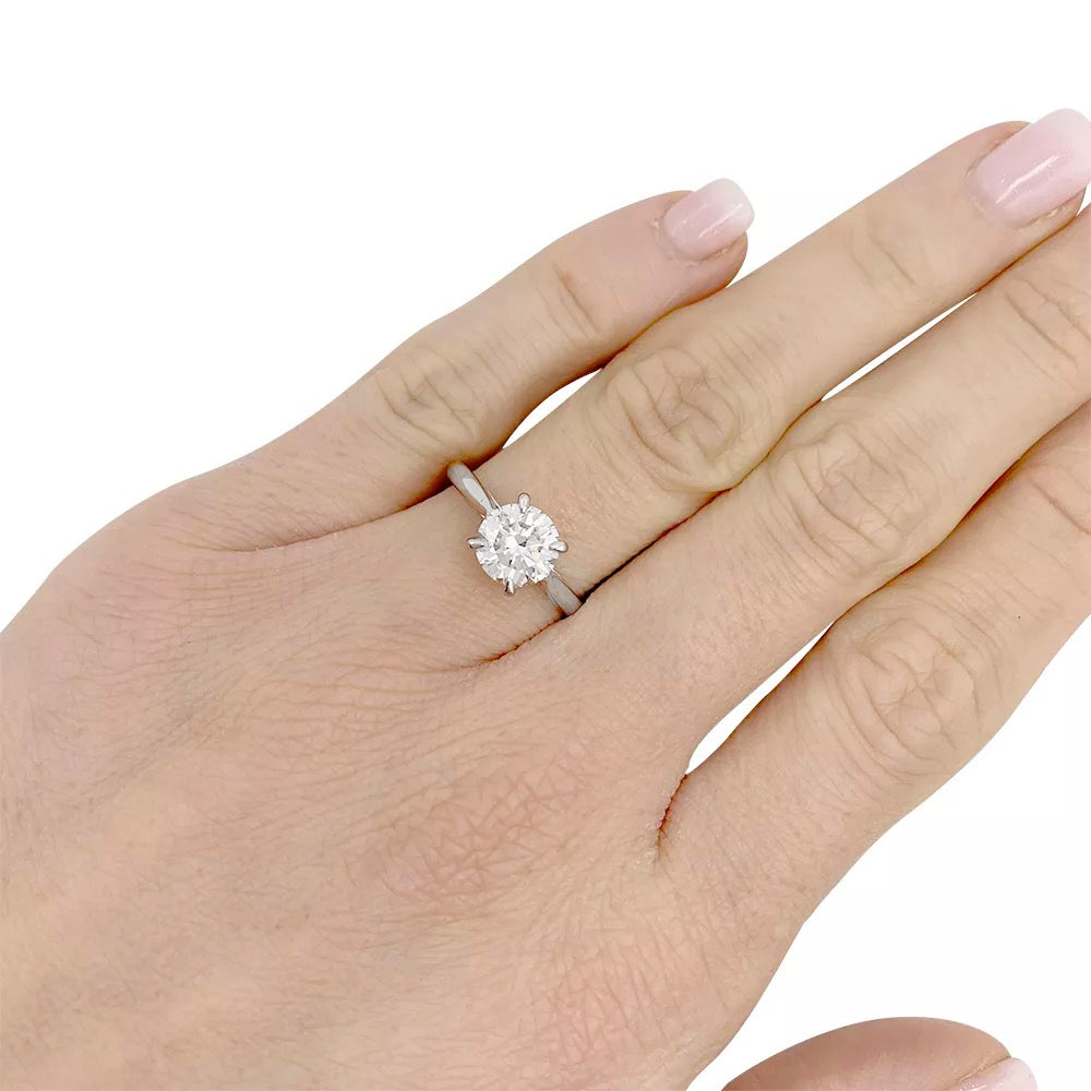 Bague solitaire en or blanc, diamant 1,36 carat. 2