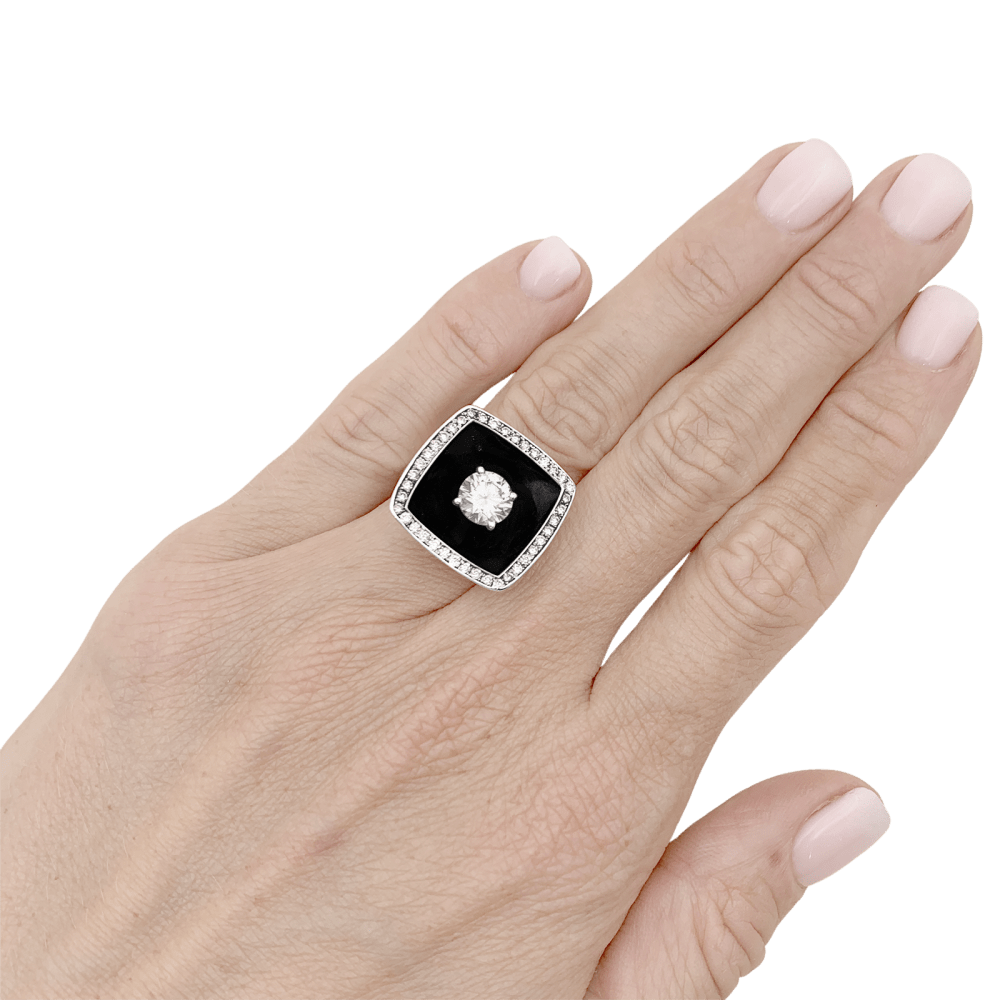 Bague Chanel, "Nuit Noire", or blanc, émail, diamant 1,01 carat.  5