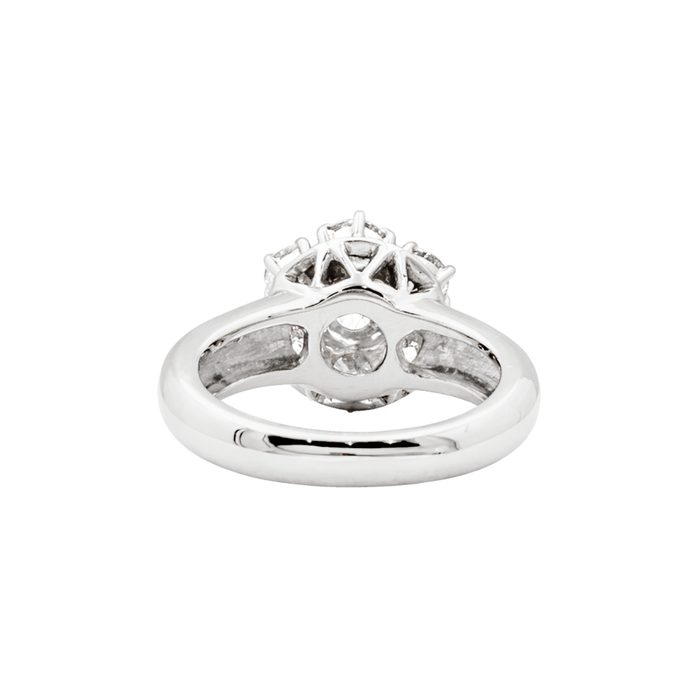 Bague « Fleur », or blanc et diamants.  4