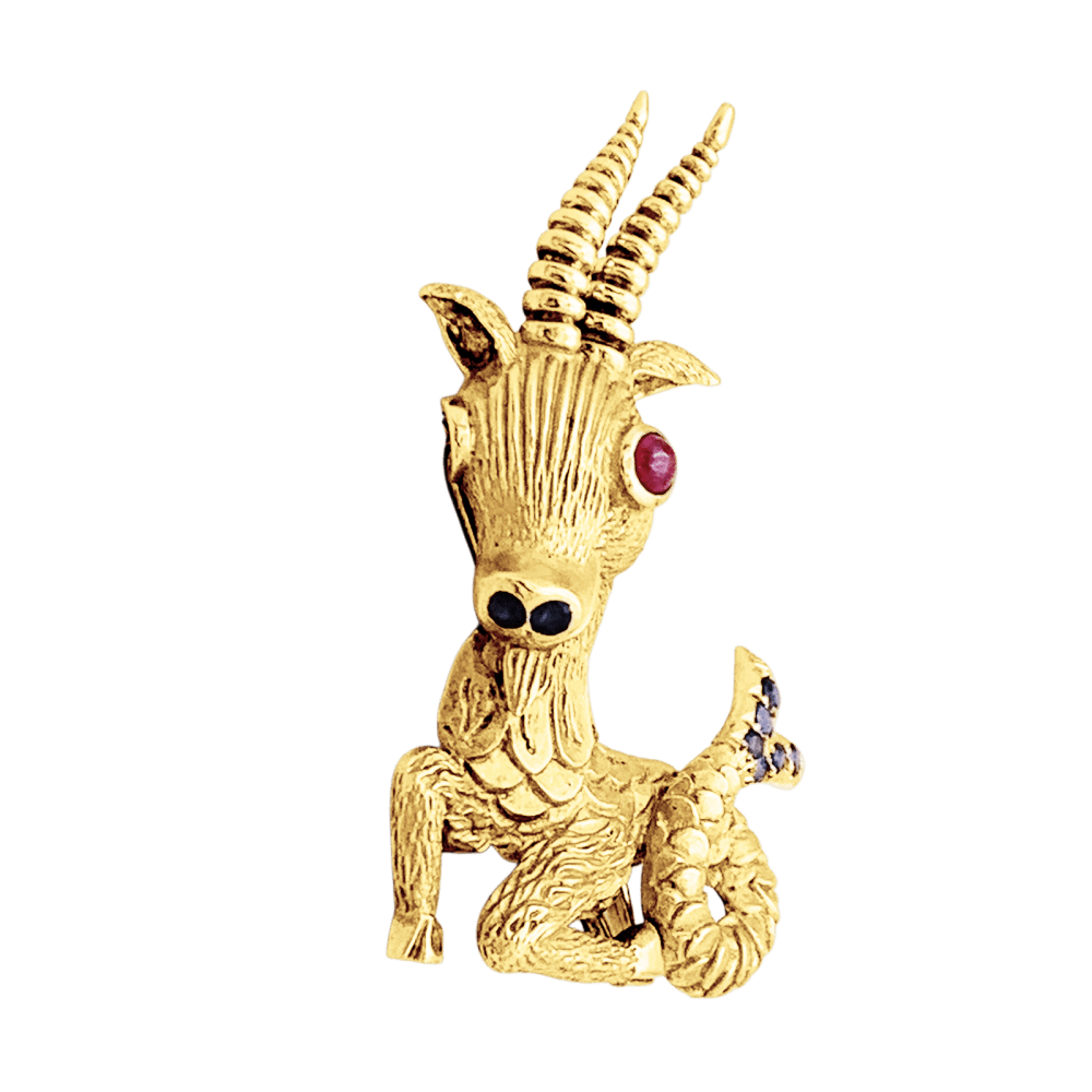 Broche-clip, "Capricorne", or jaune, rubis, saphirs. 3