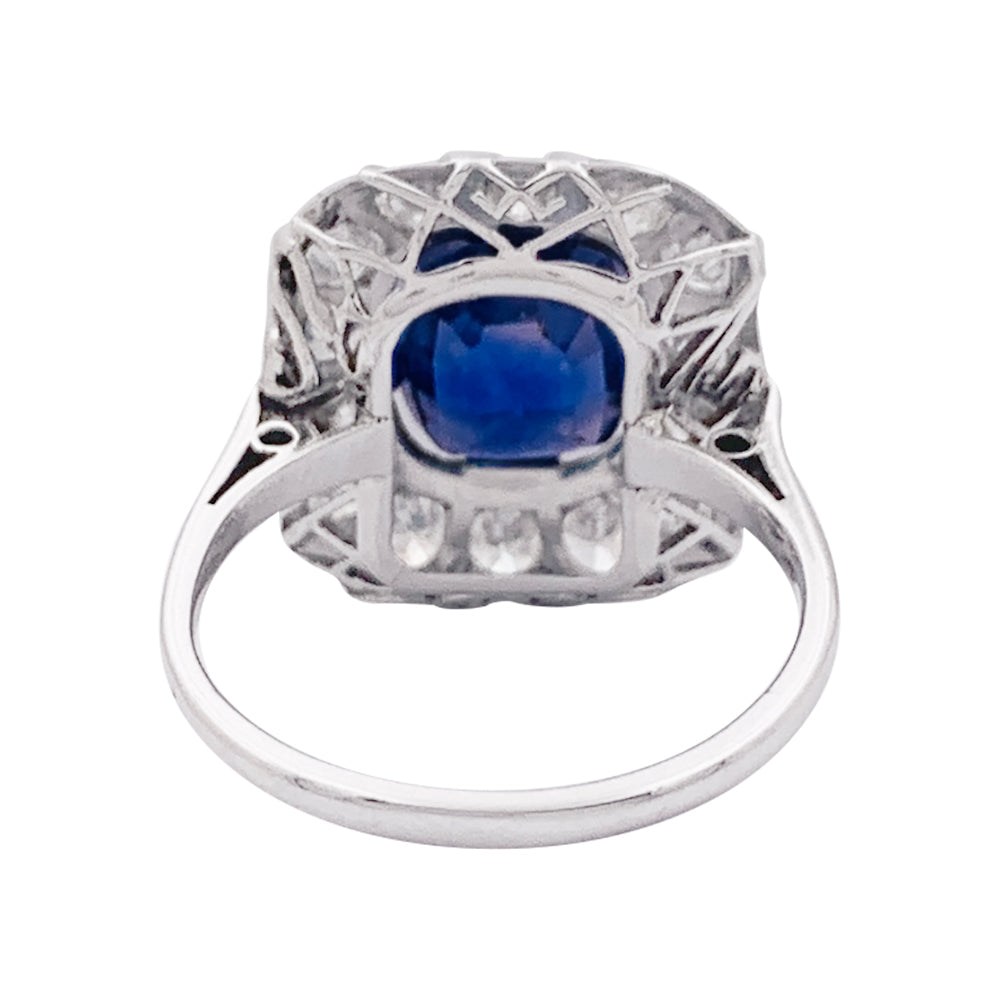 Bague "Pompadour" platine, or blanc, saphir, diamants. 7