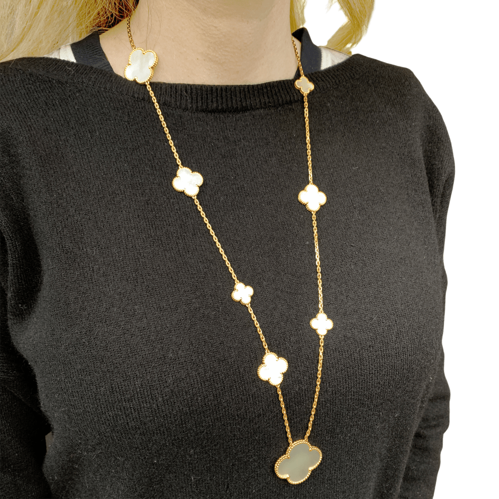 Sautoir Van Cleef & Arpels, "Magic Alhambra", or jaune et nacre.  6
