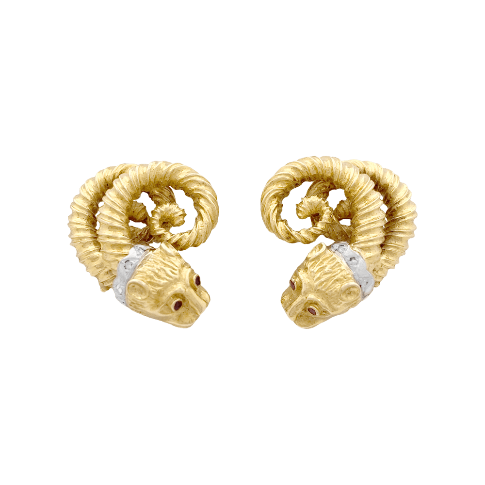 Boucles d'oreilles Zolotas, « Tête de Lion » deux ors, diamants et rubis. 1