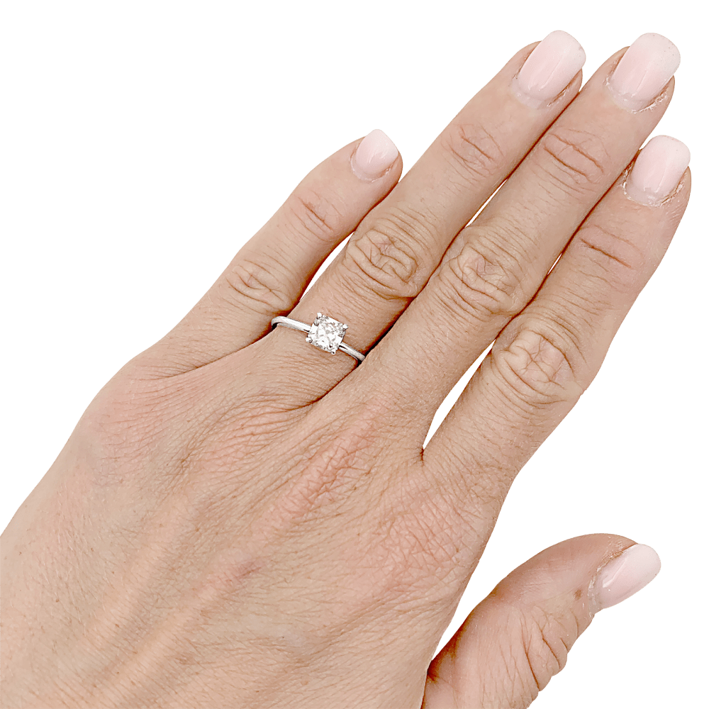 Bague solitaire Tiffany & Co, "True", platine et diamant.  5