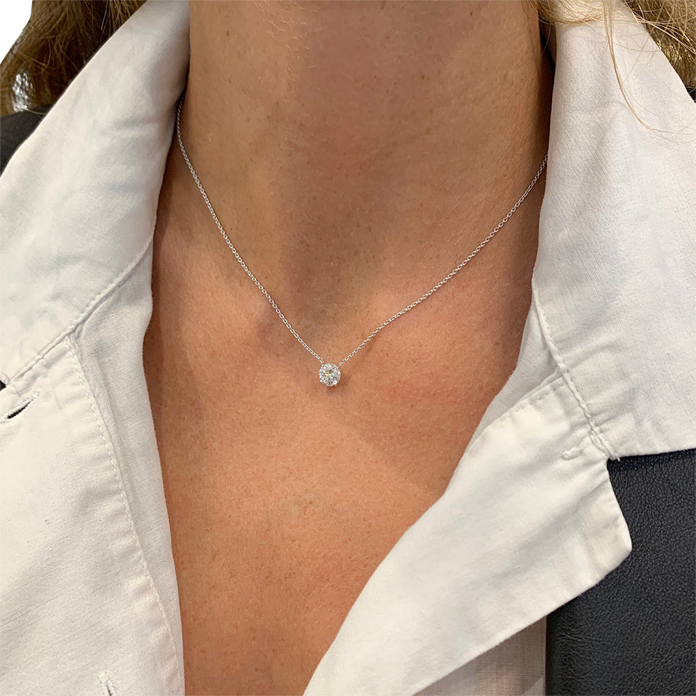 Collier solitaire diamant. 7