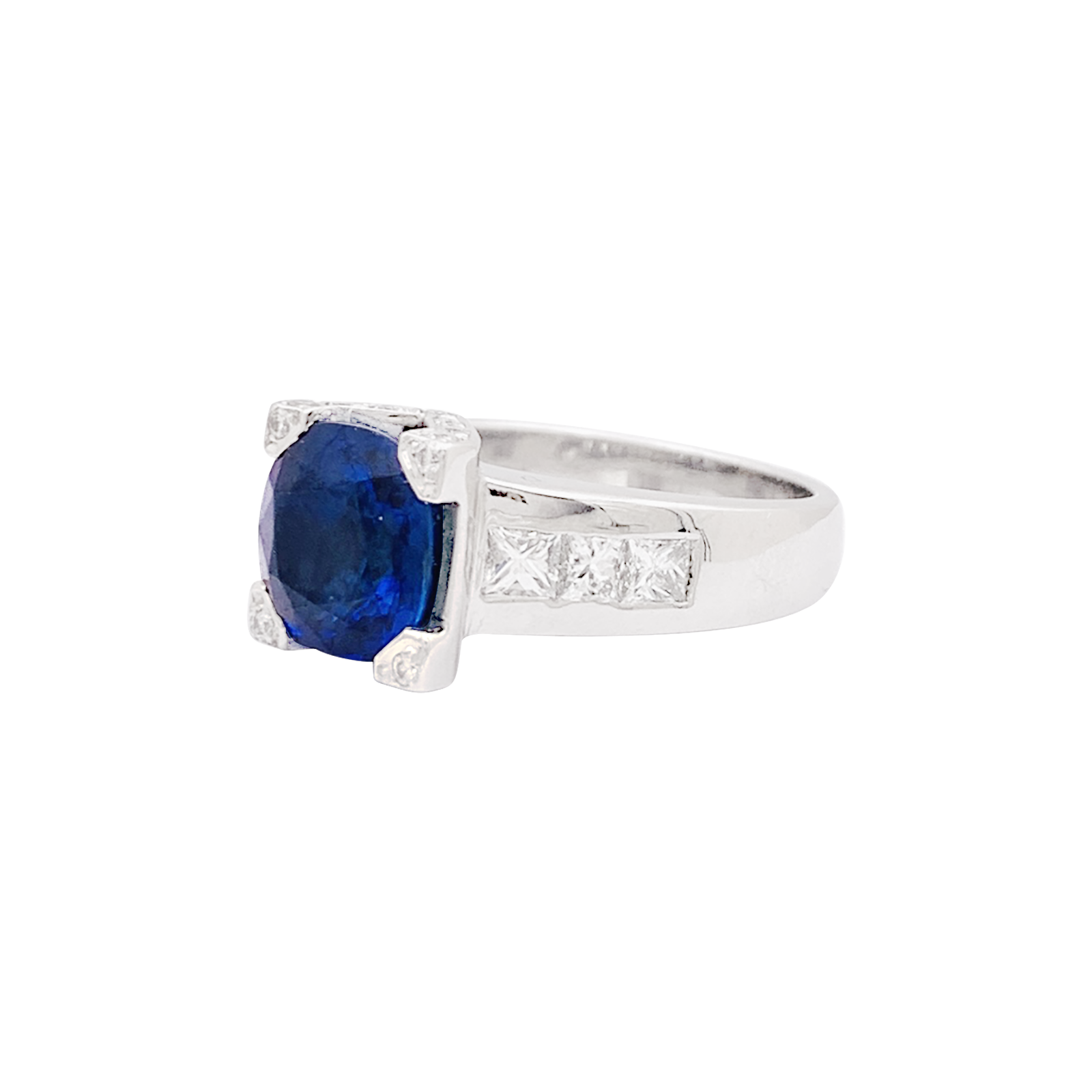 Bague or blanc, saphir, diamants. 1