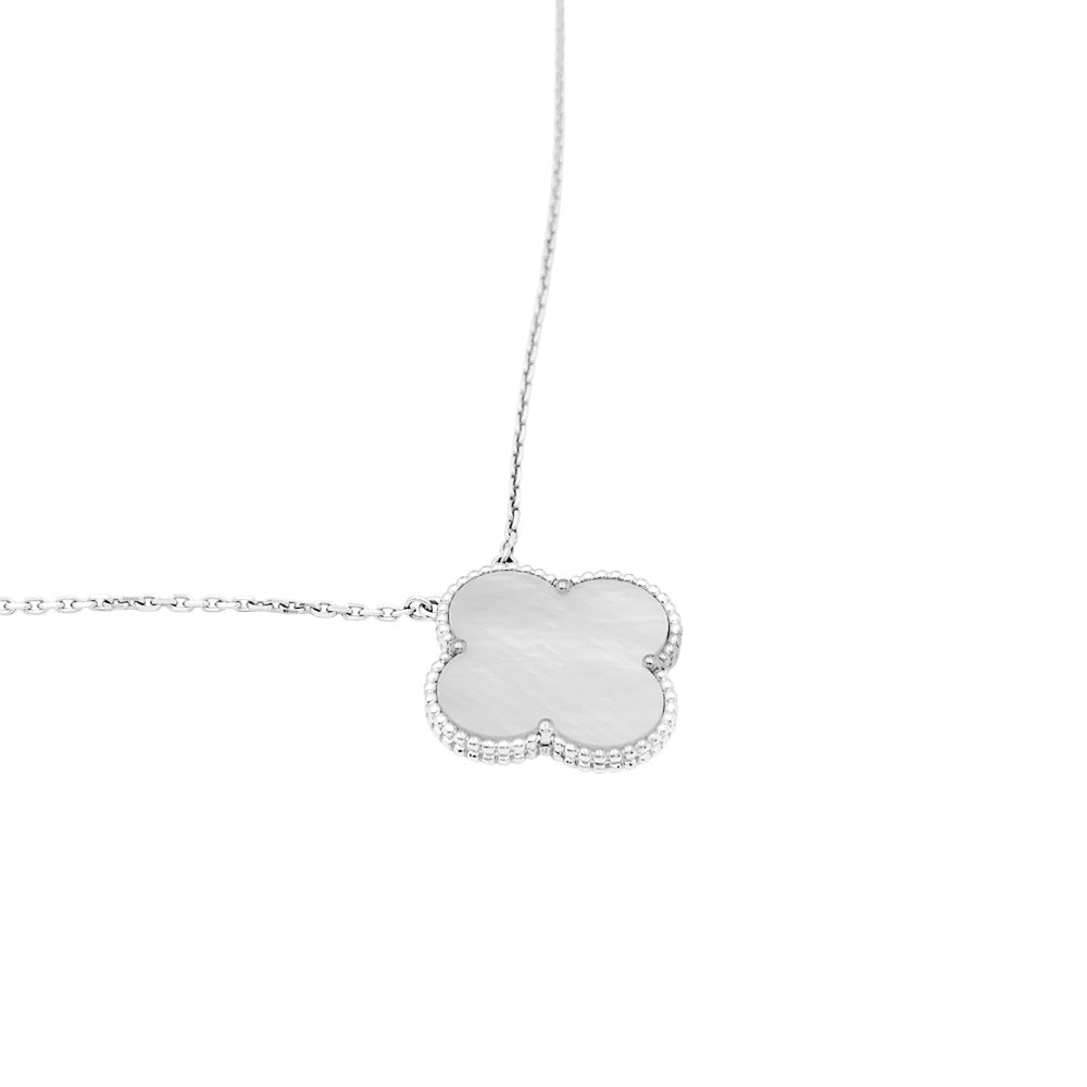 Collier Van Cleef & Arpels, "Magic Alhambra", or blanc, nacre.  6