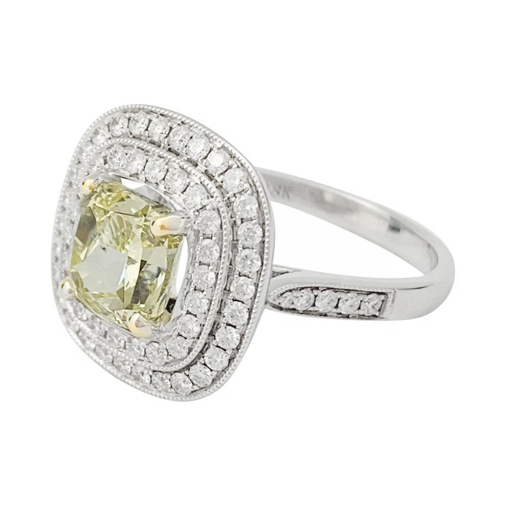 Bague or blanc, diamants et d'un diamant jaune de 2 carats 5