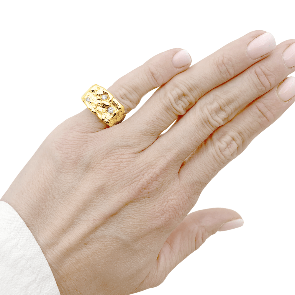 Bague chevalière, or jaune, diamants.  7