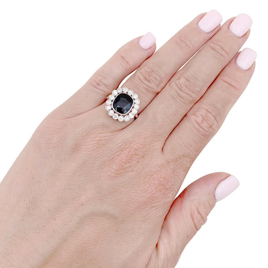 Bague platine, diamants, saphir. 6