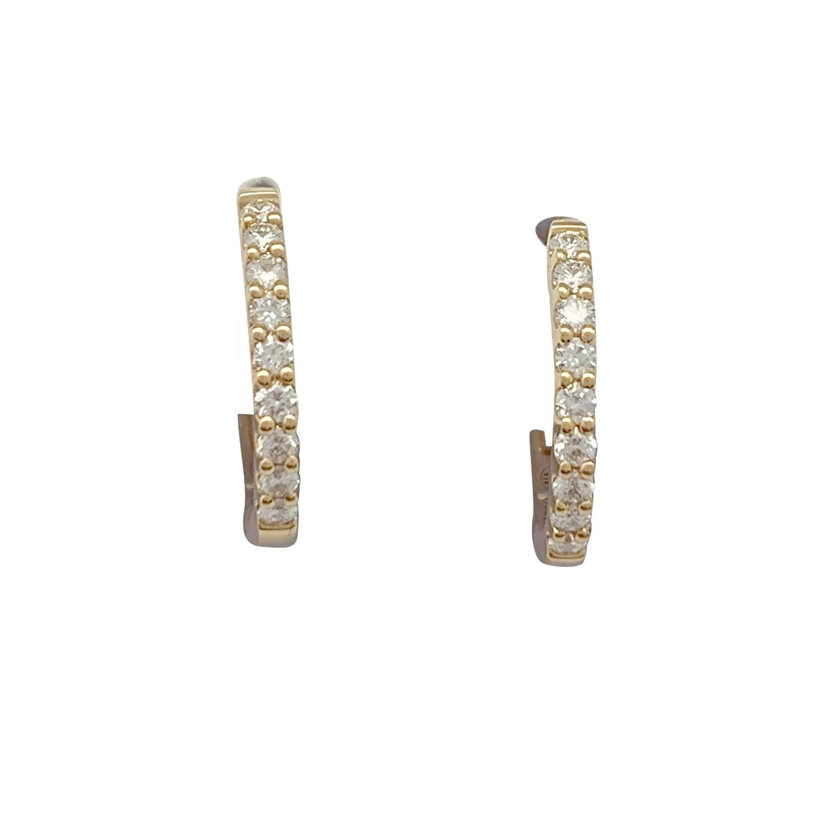 Paire de petites créoles en or jaune, diamants. 5