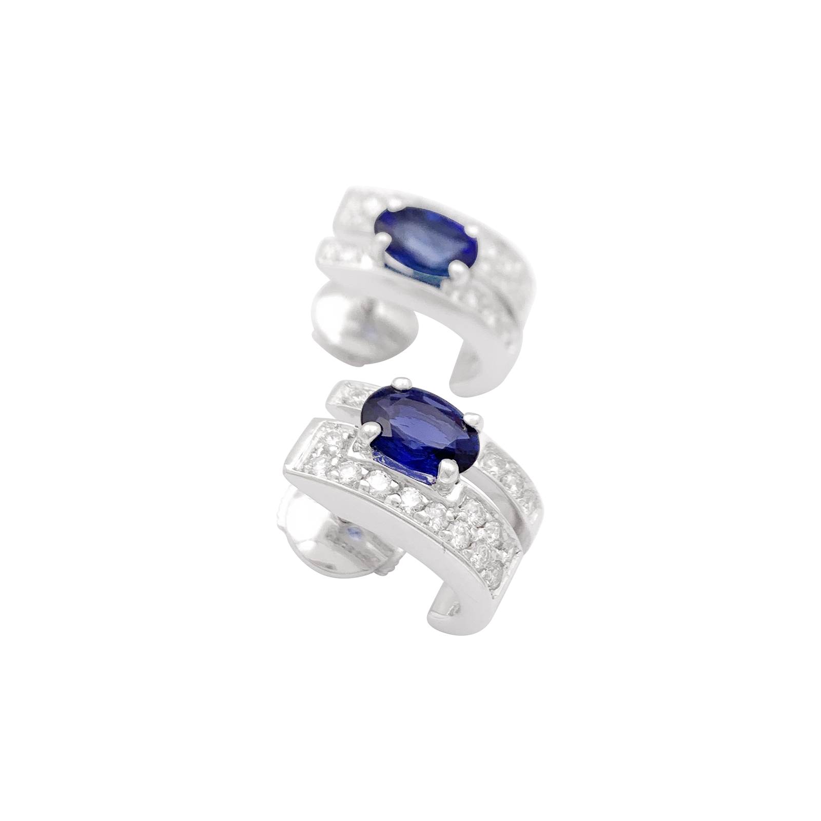 Boucles d'oreilles saphirs, diamants, or blanc. 2