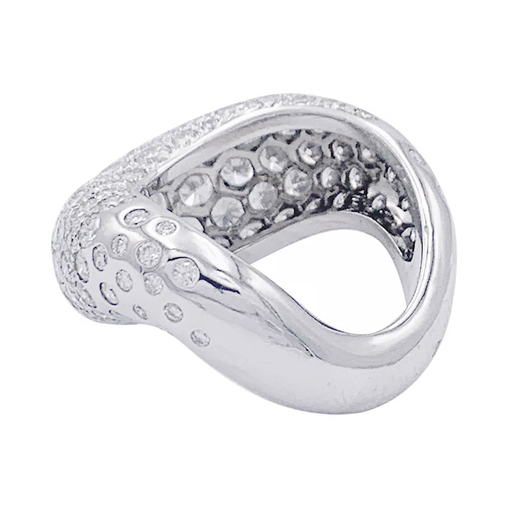 Bague Fred, "Mouvementée", or blanc, diamants. 3