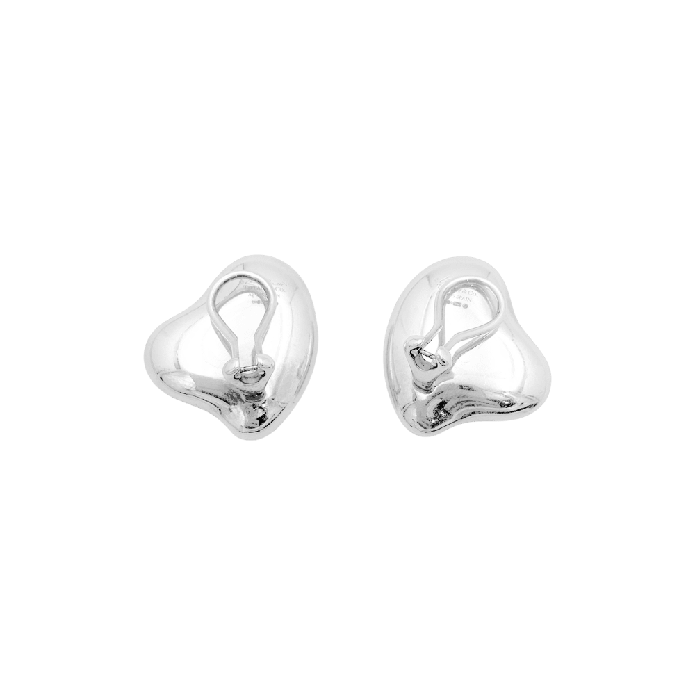 Boucles d'oreilles TIFFANY & CO x Elsa Peretti, «Cœur Bean » en argent. 5