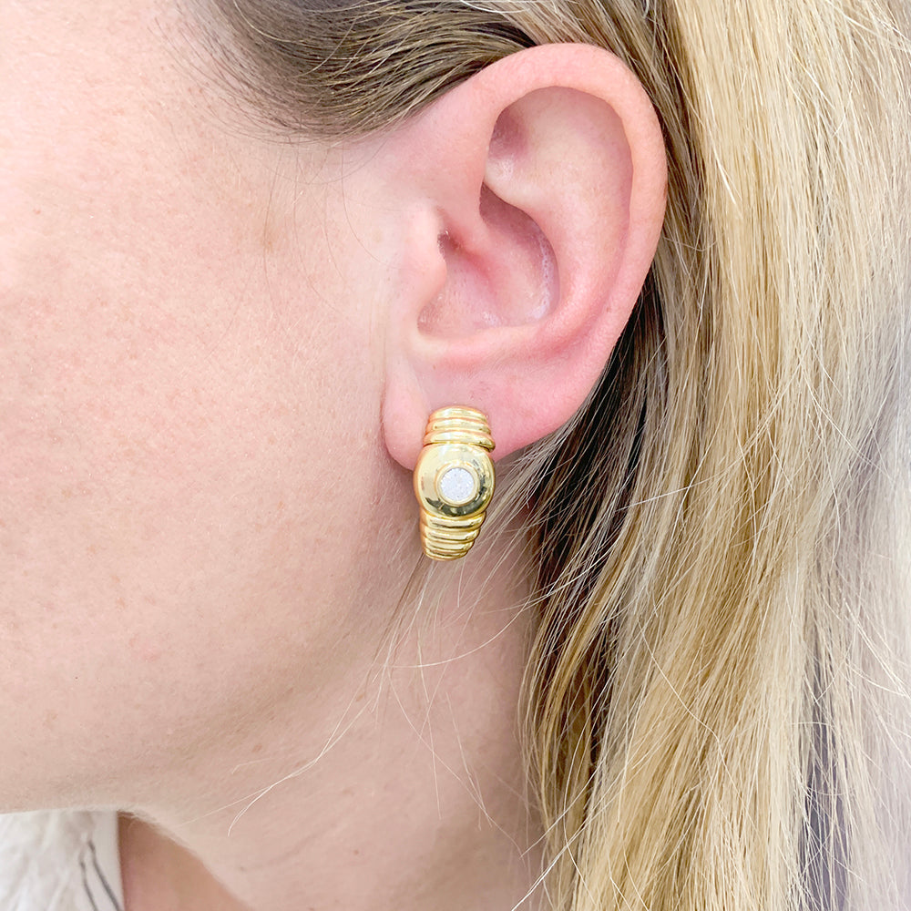 Boucles d'oreilles Fred, or jaune, diamants. 1