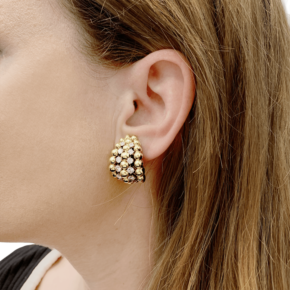 Boucles d'oreilles Boucheron, "Grain de raisin" en or jaune et diamants.  6