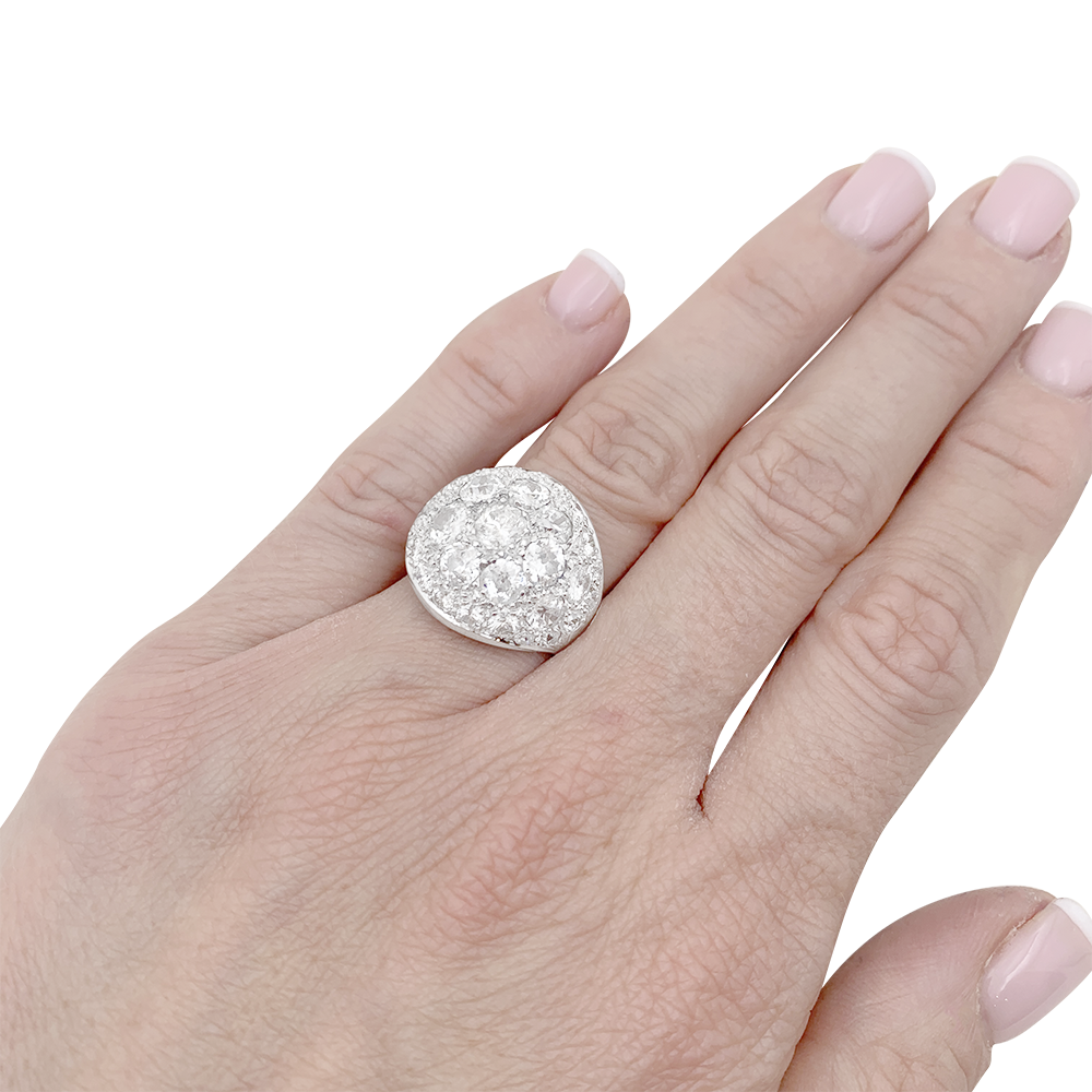 Bague pavage or blanc, diamants. 2