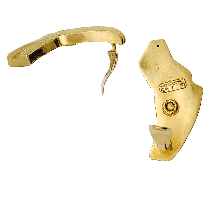 Une paire de boucles d’oreilles signée Ilia Lalaounis en or jaune 750/000, doré à l’or fin, drapée.  Poids brut: 38,3 grammes. 7