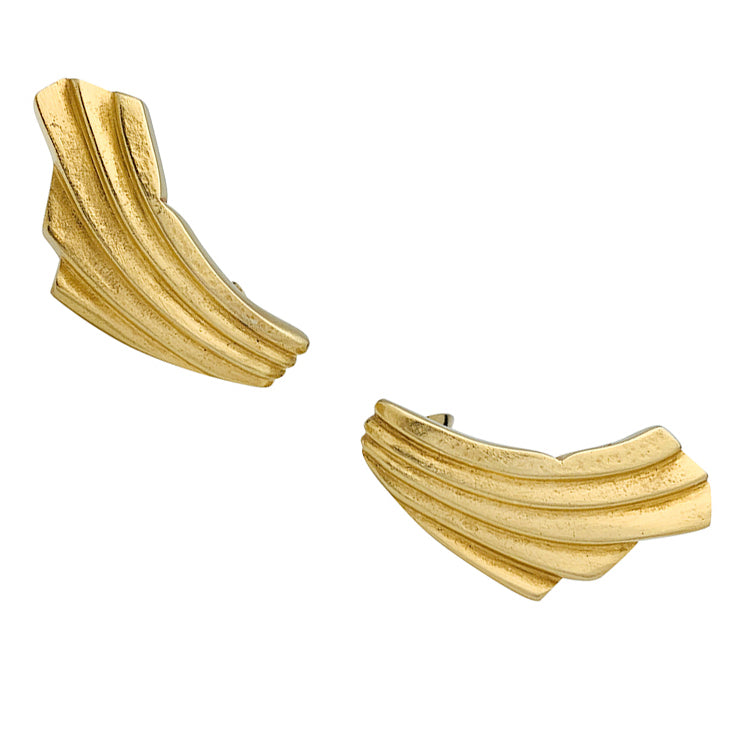 Une paire de boucles d’oreilles signée Ilia Lalaounis en or jaune 750/000, doré à l’or fin, drapée.  Poids brut: 38,3 grammes. 6