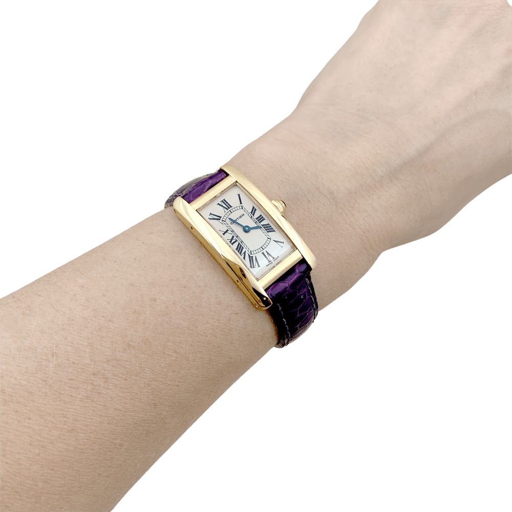 Montre Cartier, "Tank Américaine", or jaune.  6