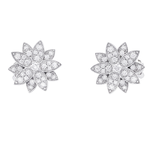 Boucles d'oreilles Van Cleef & Arpels "Lotus" or blanc, diamants.