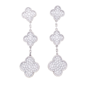 Boucles d'oreilles Van Cleef & Arpels "Magic Alhambra" or blanc, diamants.