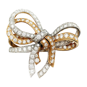 Van Cleef & Arpels gold ring, "Double Noeud" collection.