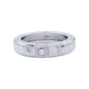 Chopard white gold ring, "Ice Cube" collection.
