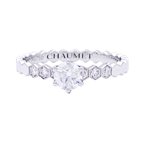 Bague Chaumet "Solitaire Bee my Love" or blanc, diamants.
