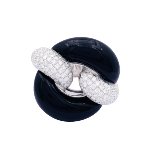 Victoria Casal ring, white gold, onyx and diamonds.
