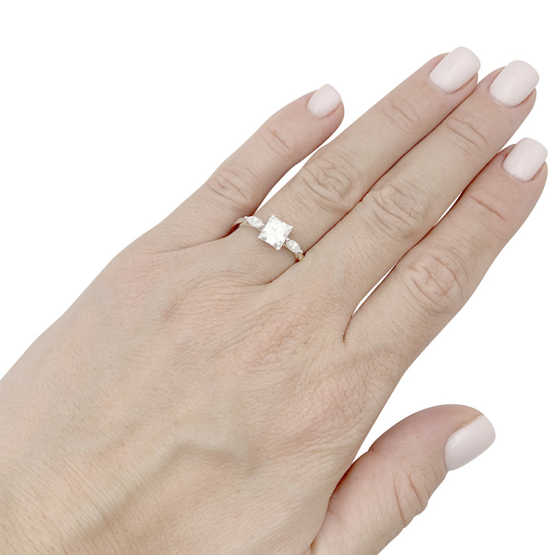 1,08 carat diamond, white gold ring.
