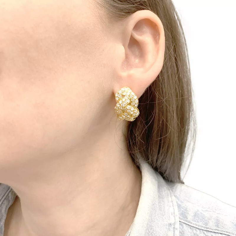 Boucles d'oreilles, "Tresse" or jaune, diamants.