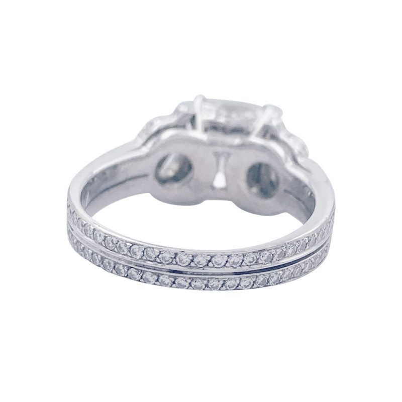 Mauboussin white gold, cushion diamond ring, "Subtil Message" collection.