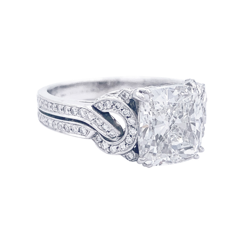 Mauboussin white gold, cushion diamond ring, "Subtil Message" collection.