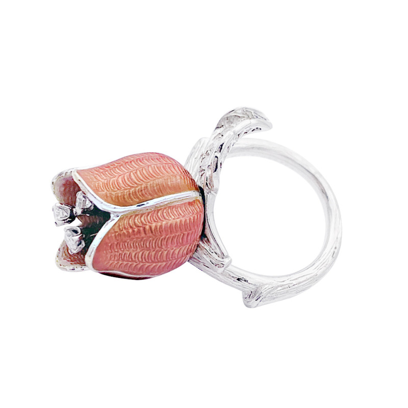 Boucheron vintage ring, "Eglantine" collection.