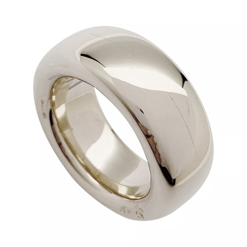 Pomellato natural white gold ring, "Iconica" collection.