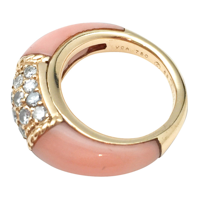 Yellow gold Van Cleef & Arpels "Philippine" ring, coral and diamonds.