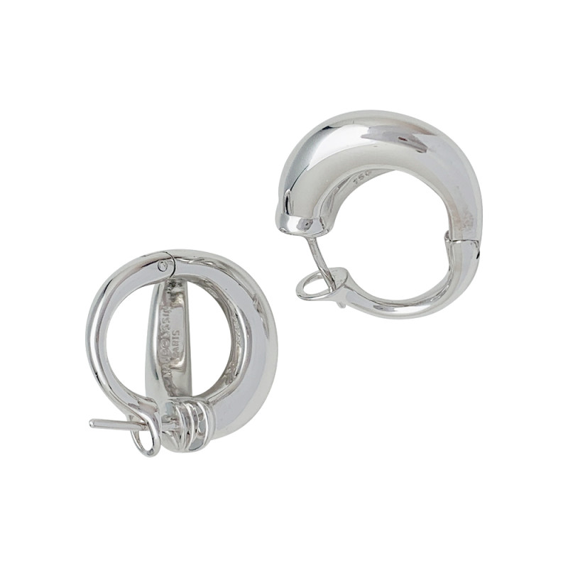 White gold Mauboussin earrings, "Twins" collection.